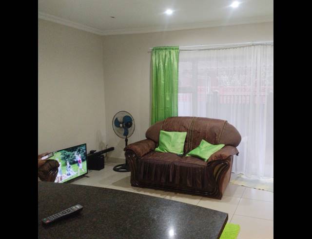 3 BEDROOM HOUSE FOR SALE IN AUSTERVILLE
